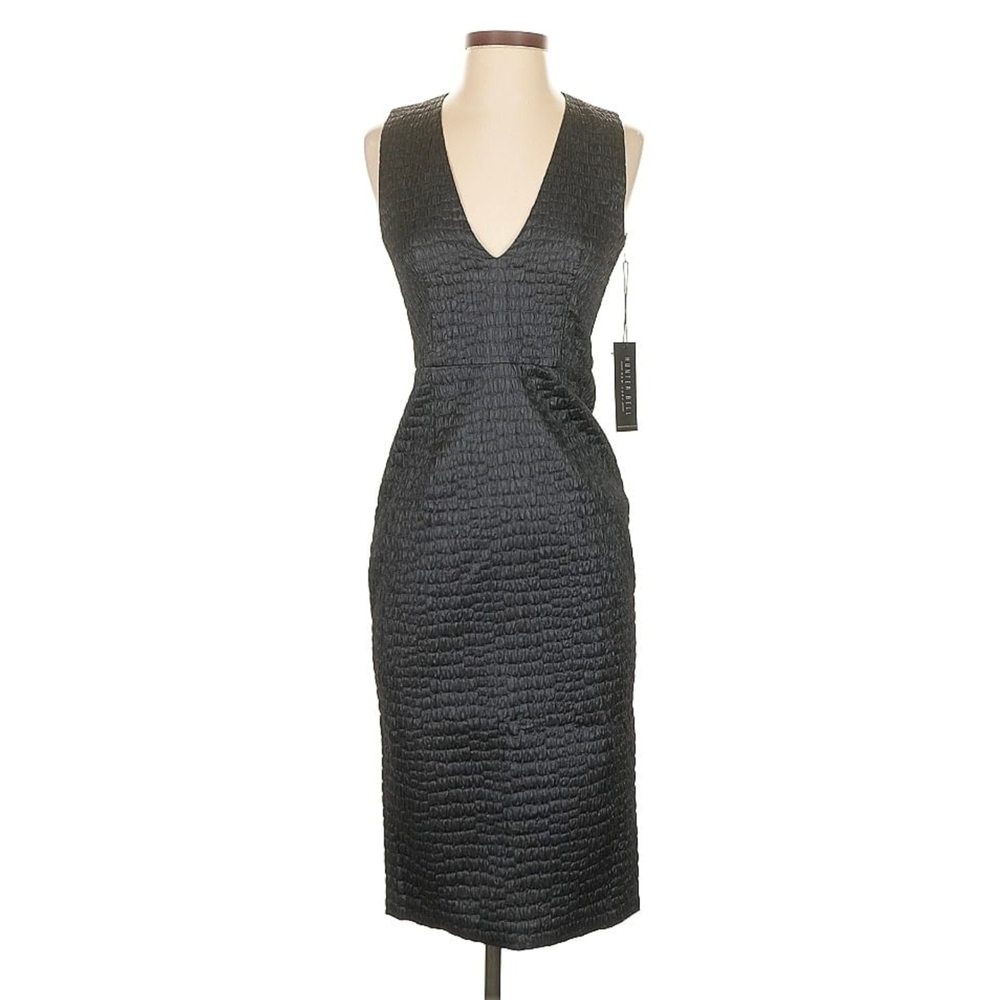 Hunter Bell Black Textured V-Neck Knee Length Dress Size 4 NWT